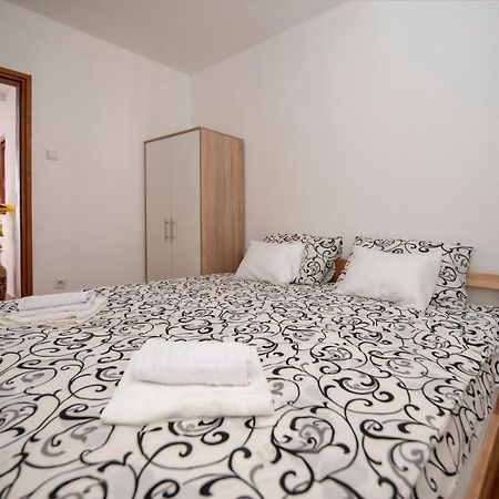 Apartman Nina Stari Grad Требине Екстериор снимка