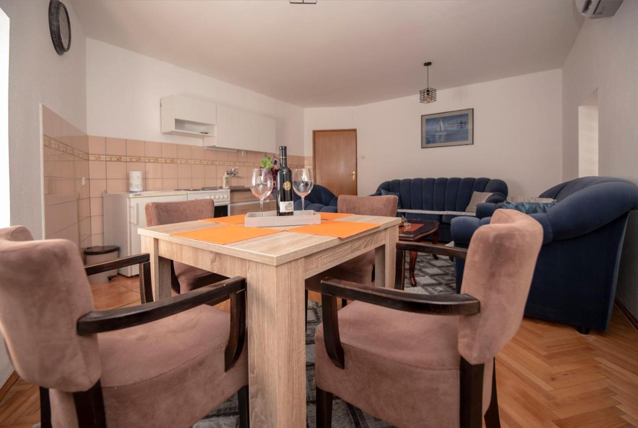 Apartman Nina Stari Grad Требине Екстериор снимка