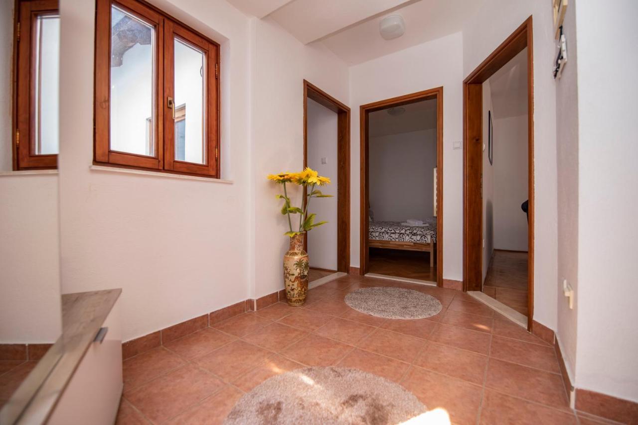 Apartman Nina Stari Grad Требине Екстериор снимка